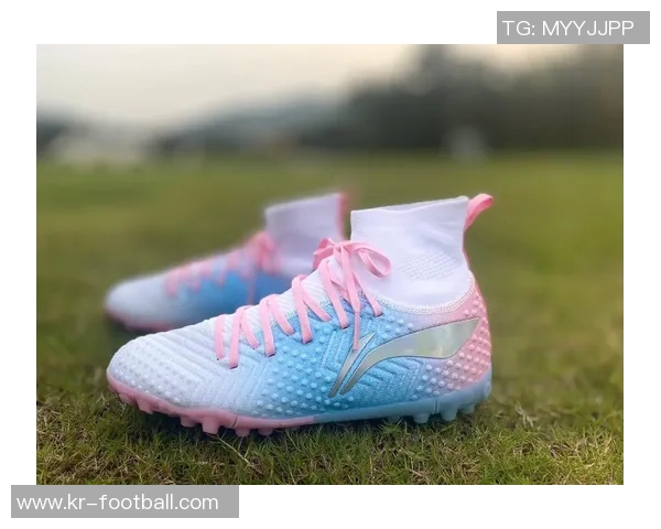 高帮足球鞋的独特优势与穿着体验解析